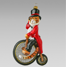 Bombka Komozja: Tygrys w czerwonym ubraniu na rowerze (4769K00)